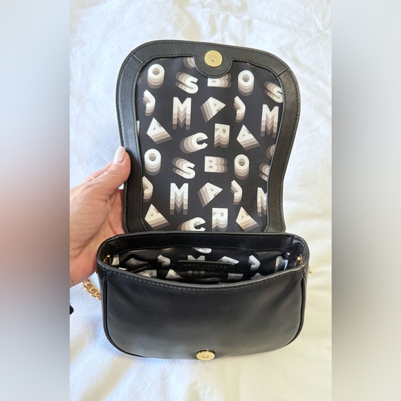 Marc Jacobs | Black Leather Avenue Small Crossbody Shoulder Bag | Gold Hardware - Picture 7 of 9